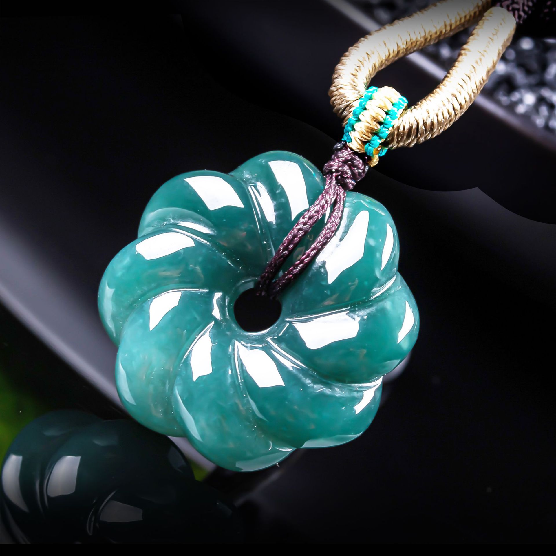 Jewelry & Watches Sp Z Oo Janów Lubelski - Natural Burmese Jadeite Flower Pendant Necklace